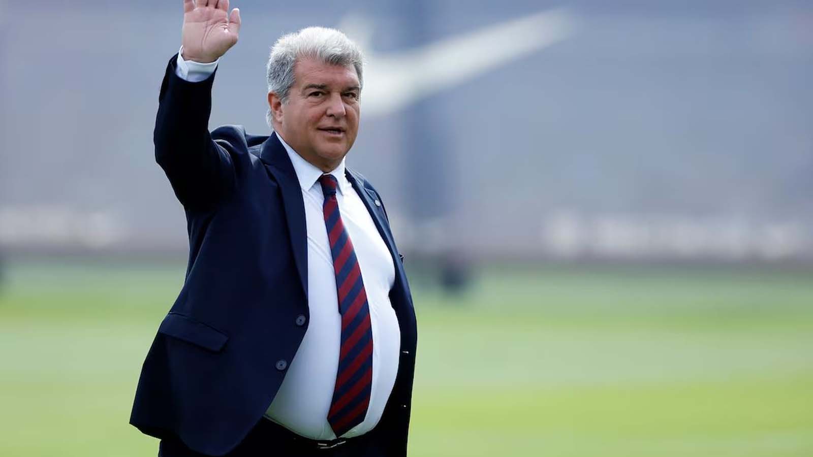 โจน ลาปอร์ตา แย้มเบาะแสสำคัญเก