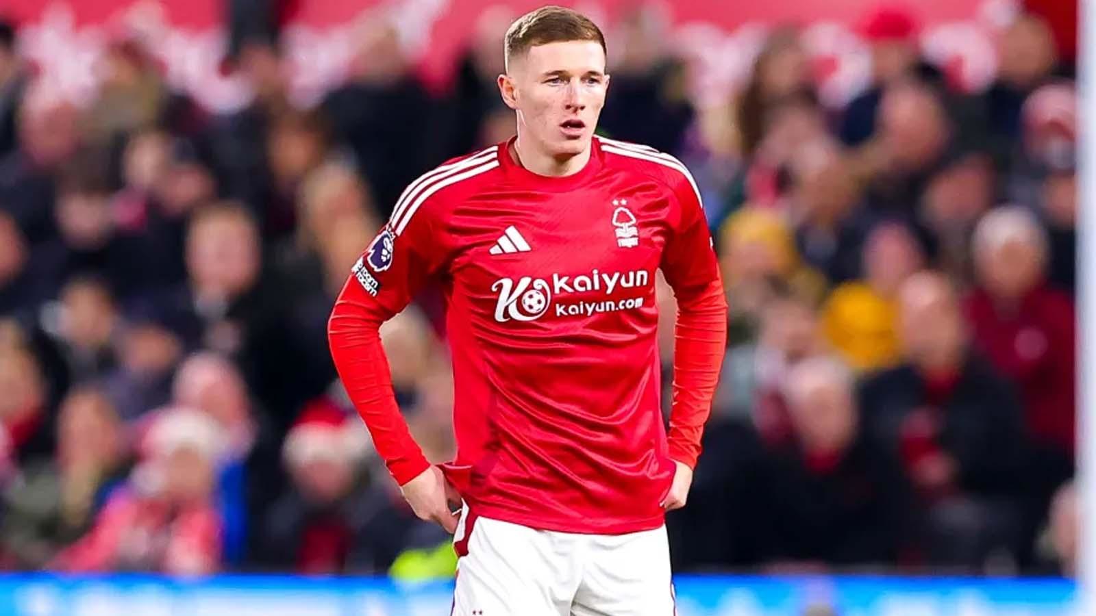 ปีศาจแดง จัดทำรายชื่อ กองกลาง