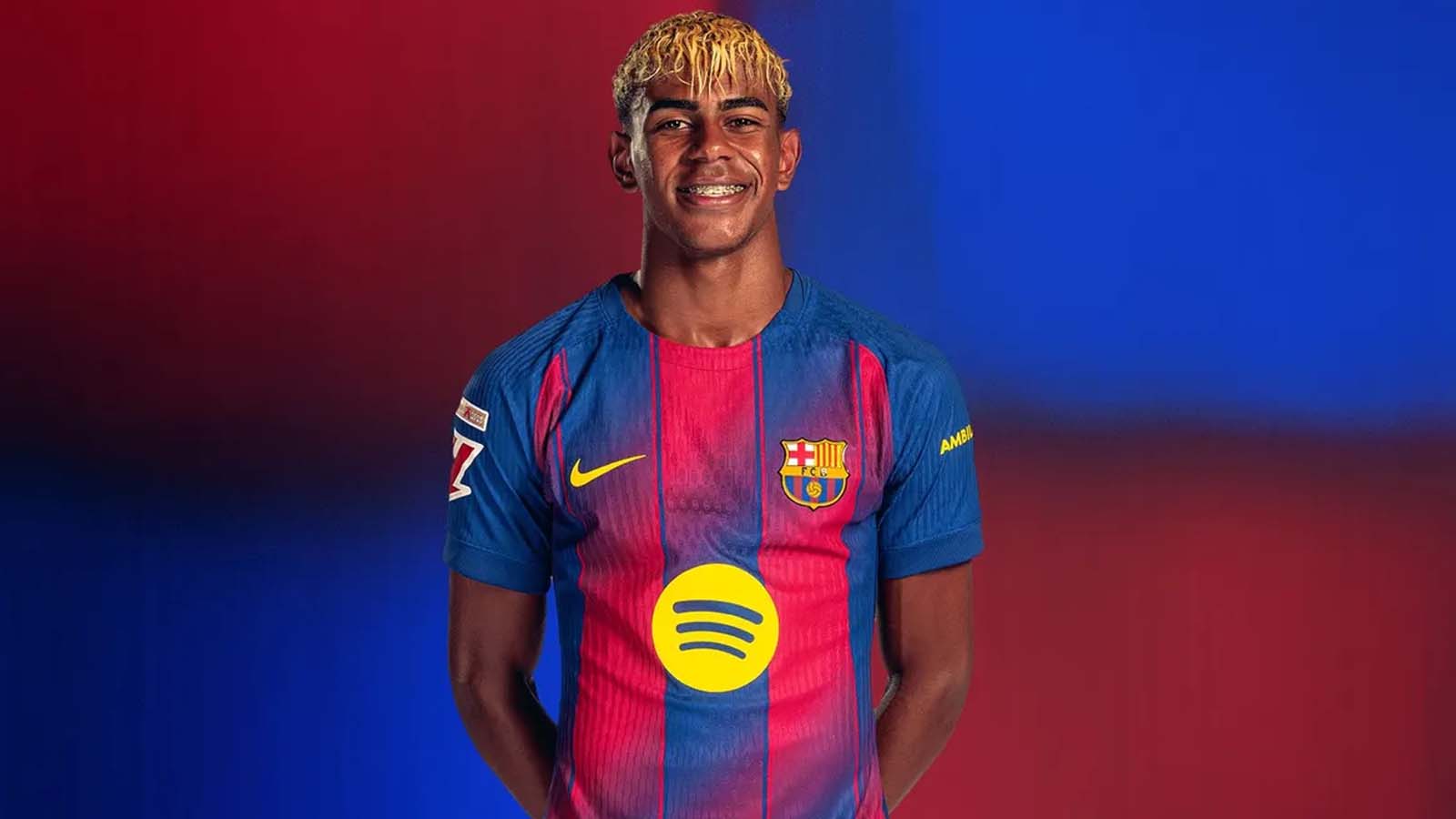 บาร์เซโลนากำลัง จับตาดู แบ็กซ้