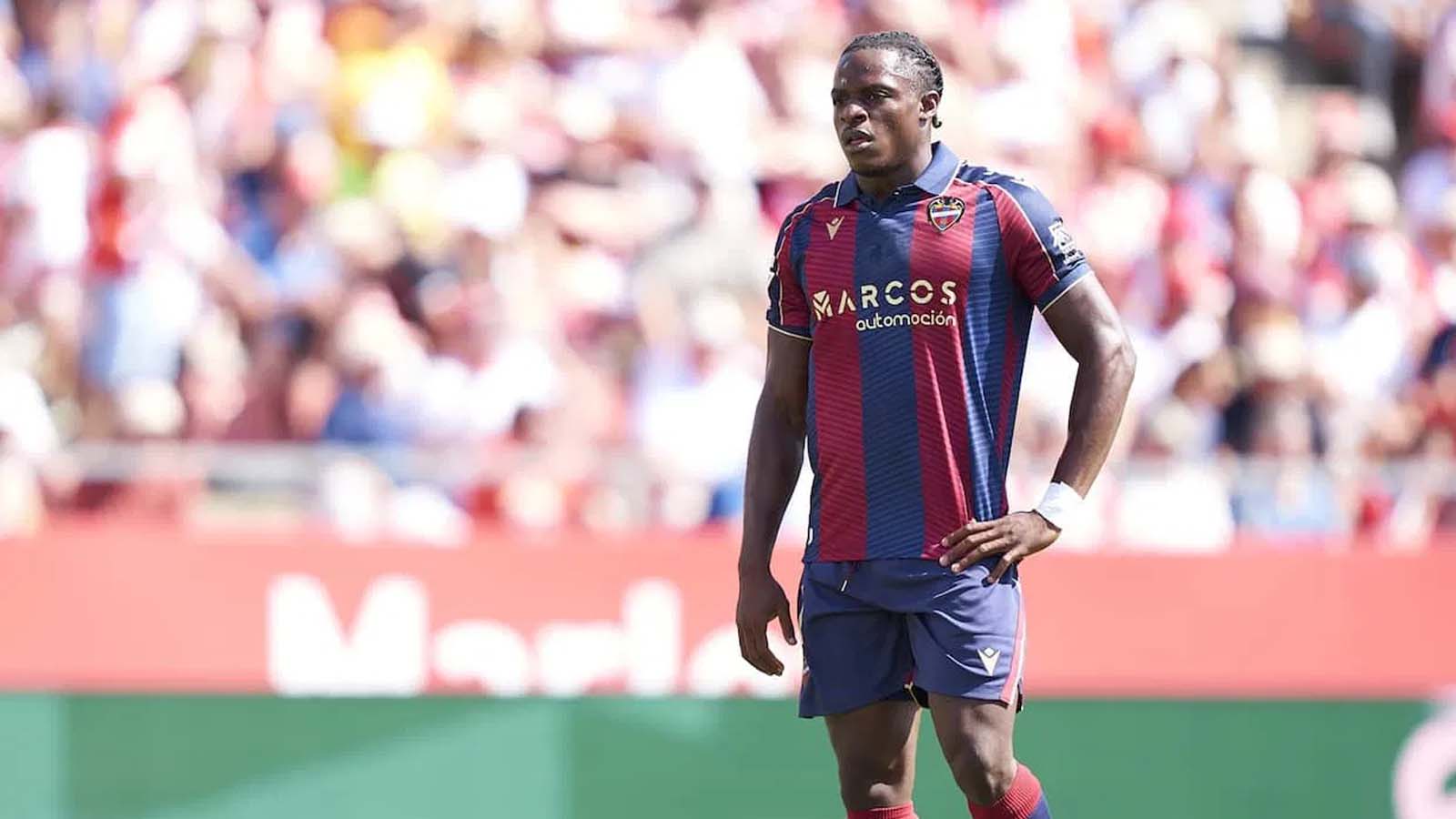 คาร์ล เอ็ตตา เอยอง ฮีโร่ทีมชาต