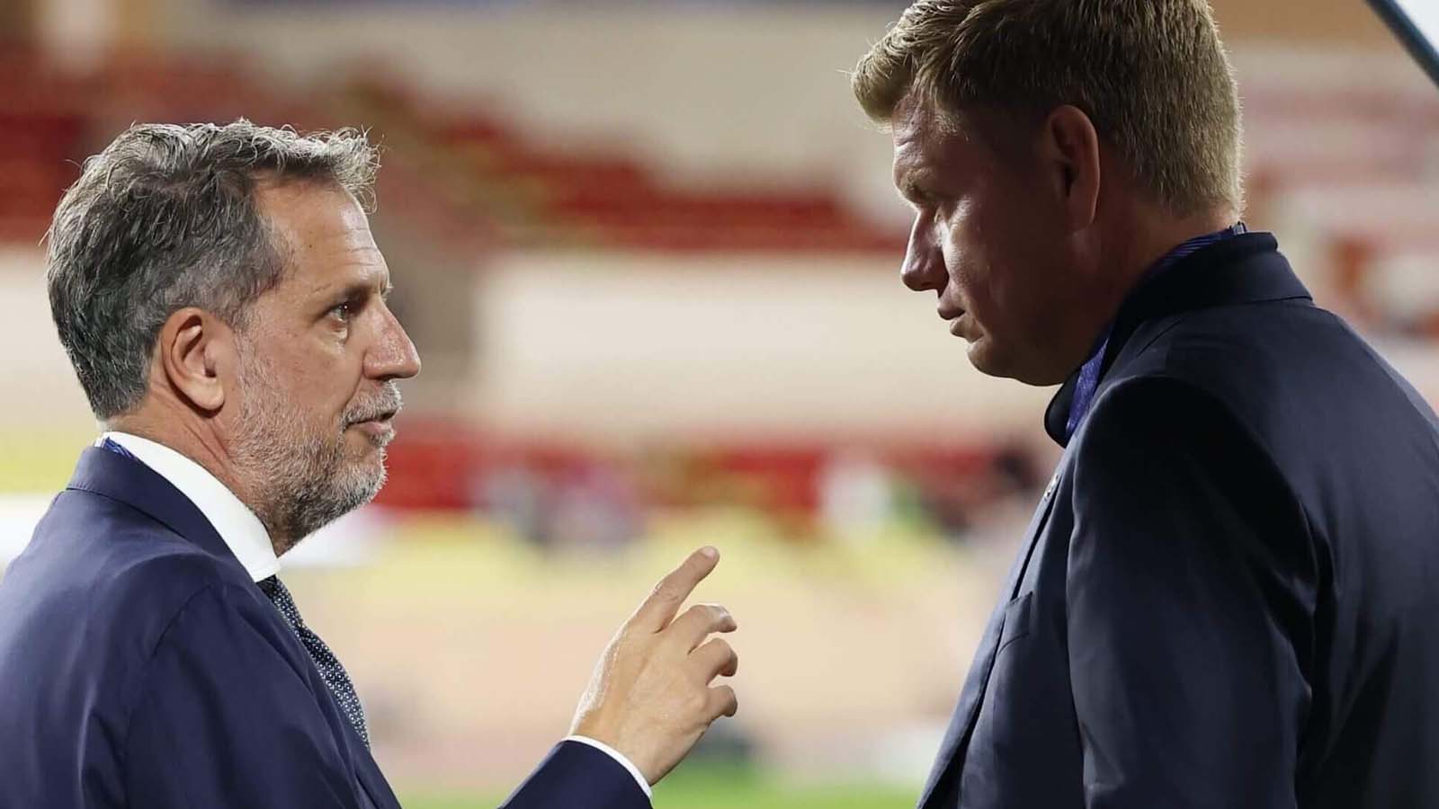 แมนเชสเตอร์ ยูไนเต็ด สามสโมสรจ