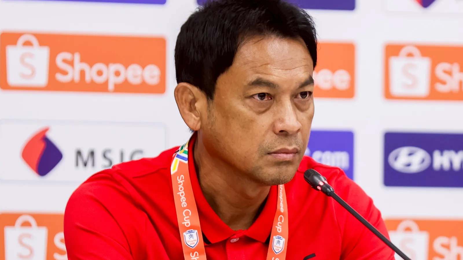 แข้งเทพ ในม่านหมอก ความสวยงามท