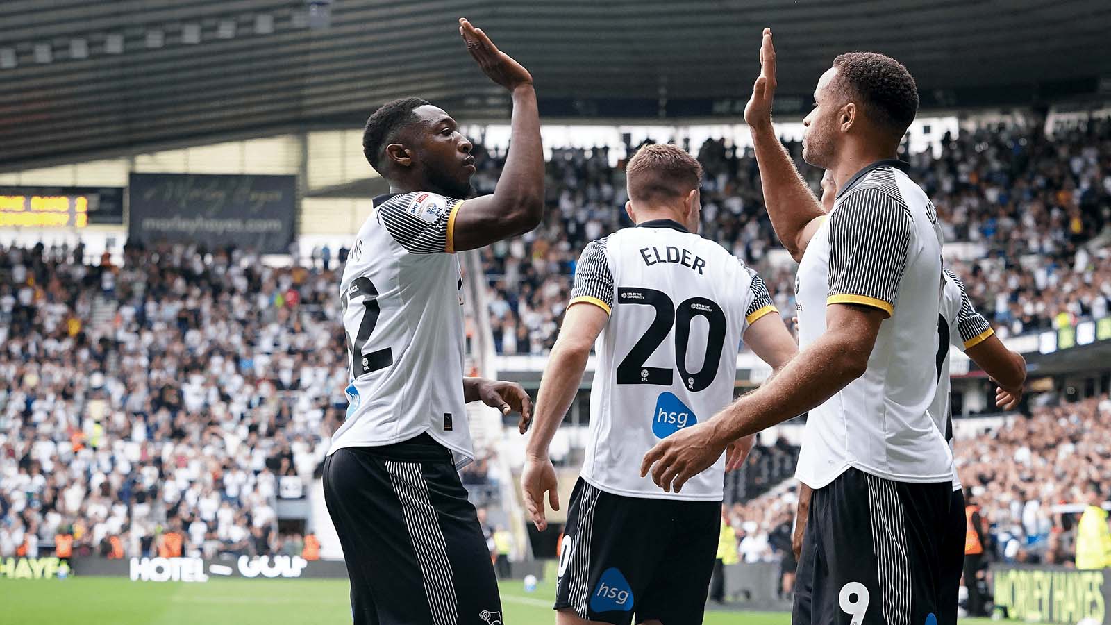 ลีดส์ ยูไนเต็ด ปีกของทีม มีแรง