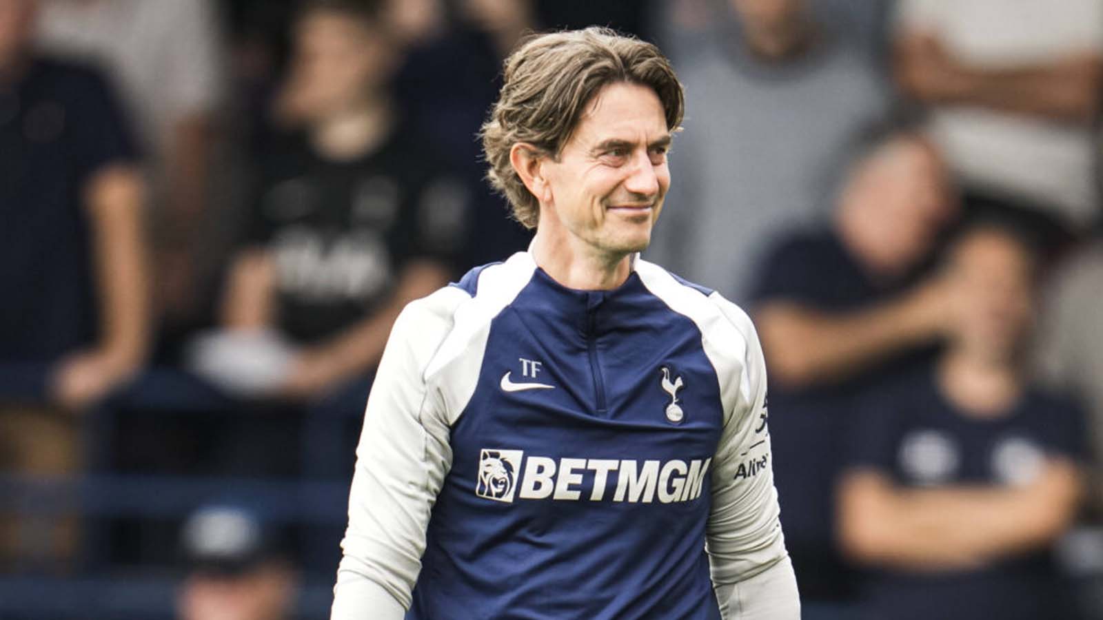 สเปอร์ส เข้าร่วมการแข่งขัน คว้