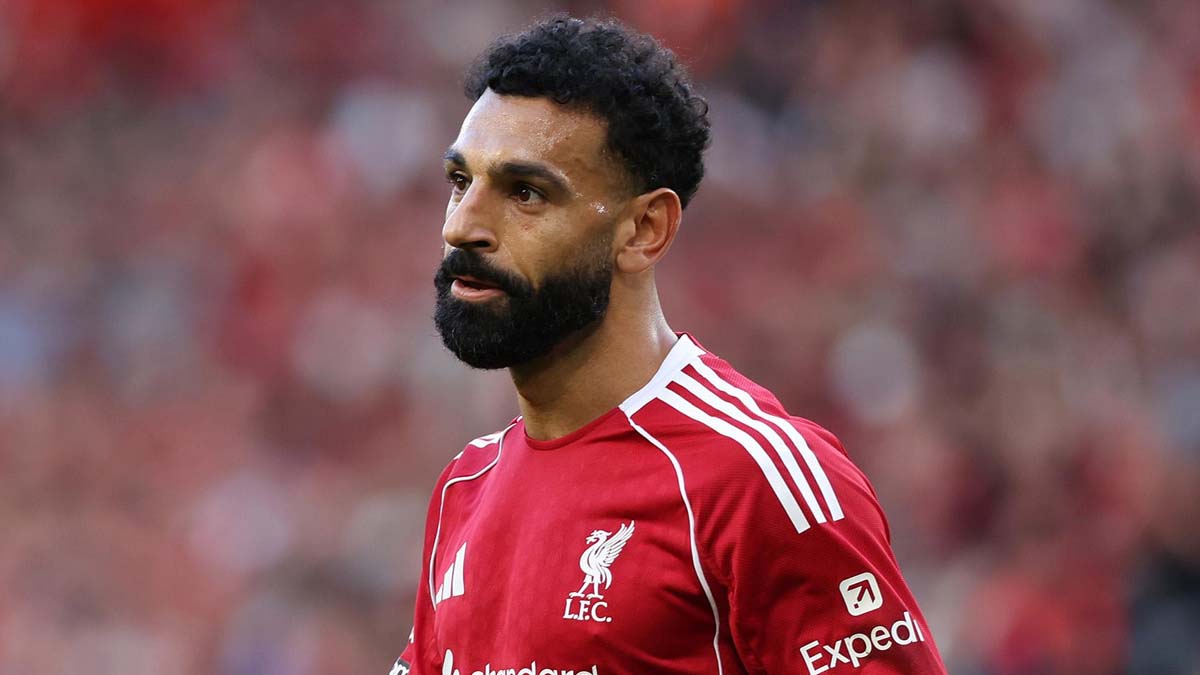 สโมสรมหาเศรษฐีต่างเร่งคว้าตัวโ