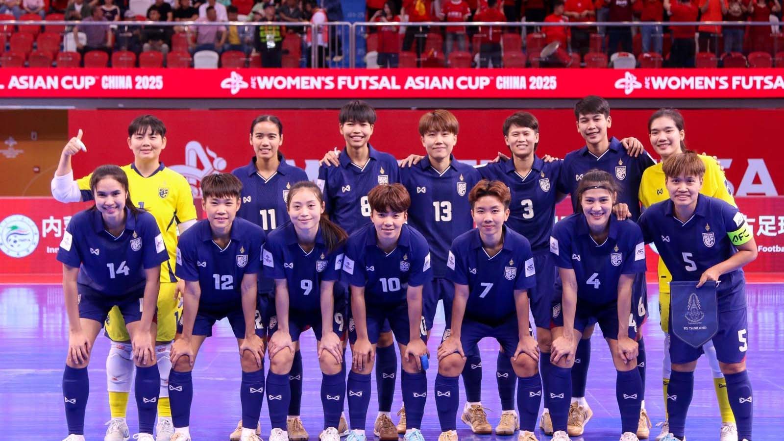 โต๊ะเล็กสาว ร่วมสายอินโดนีเซีย