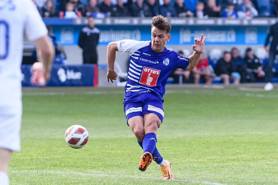 ปีศาจแดง ระงับการเจรจา เกี่ยวก