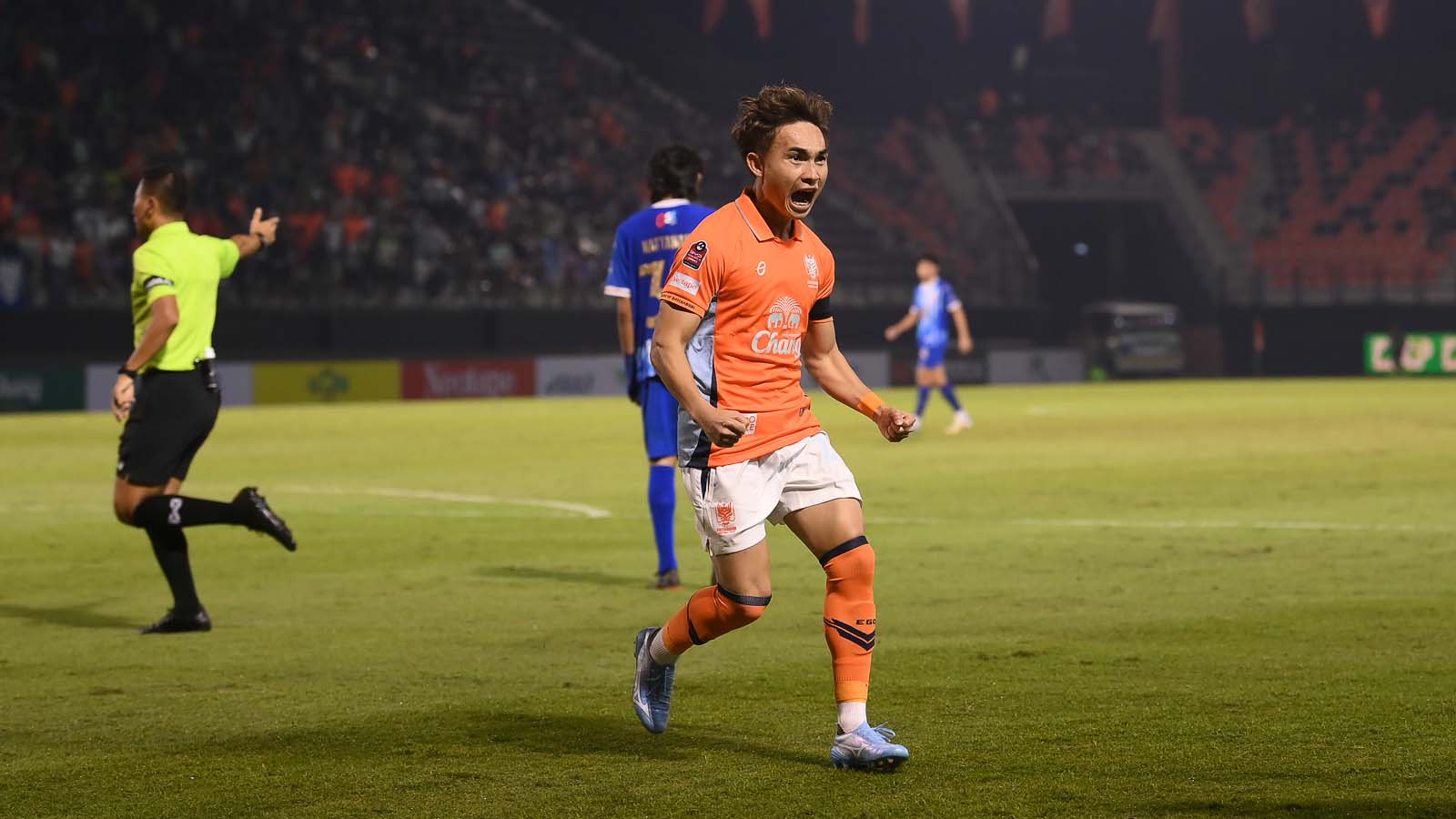 ราชบุรี10คน เชือด ชลบุรี 1-0 ย