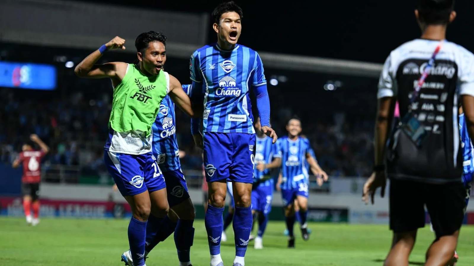 ใครจะอยู่ ใครจะไป เปิดลายแทงหนีตายไทยลีก 2025