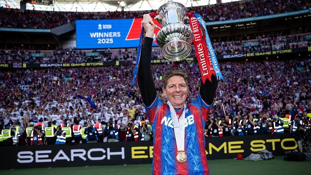 คริสตัล พาเลซ โอลิเวอร์ กลาสเน