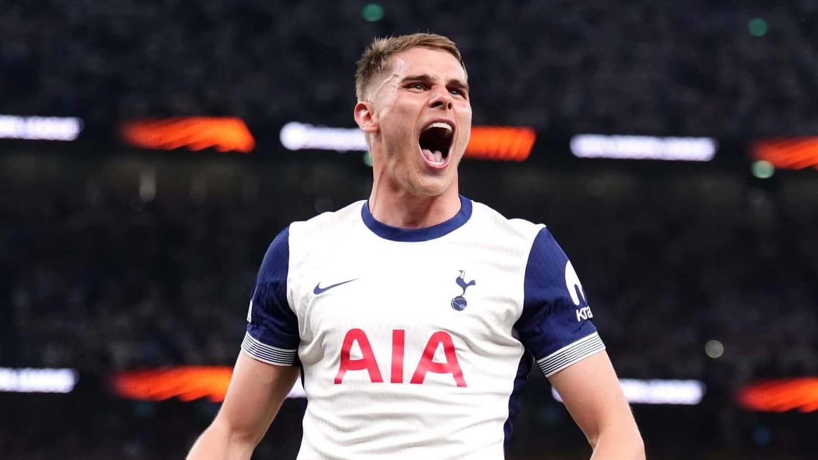 หงส์แดง กำลังให้ความสนใจอย่างม