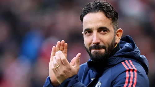 โดยการย้ายทีมของแมนเชสเตอร์ยูไ