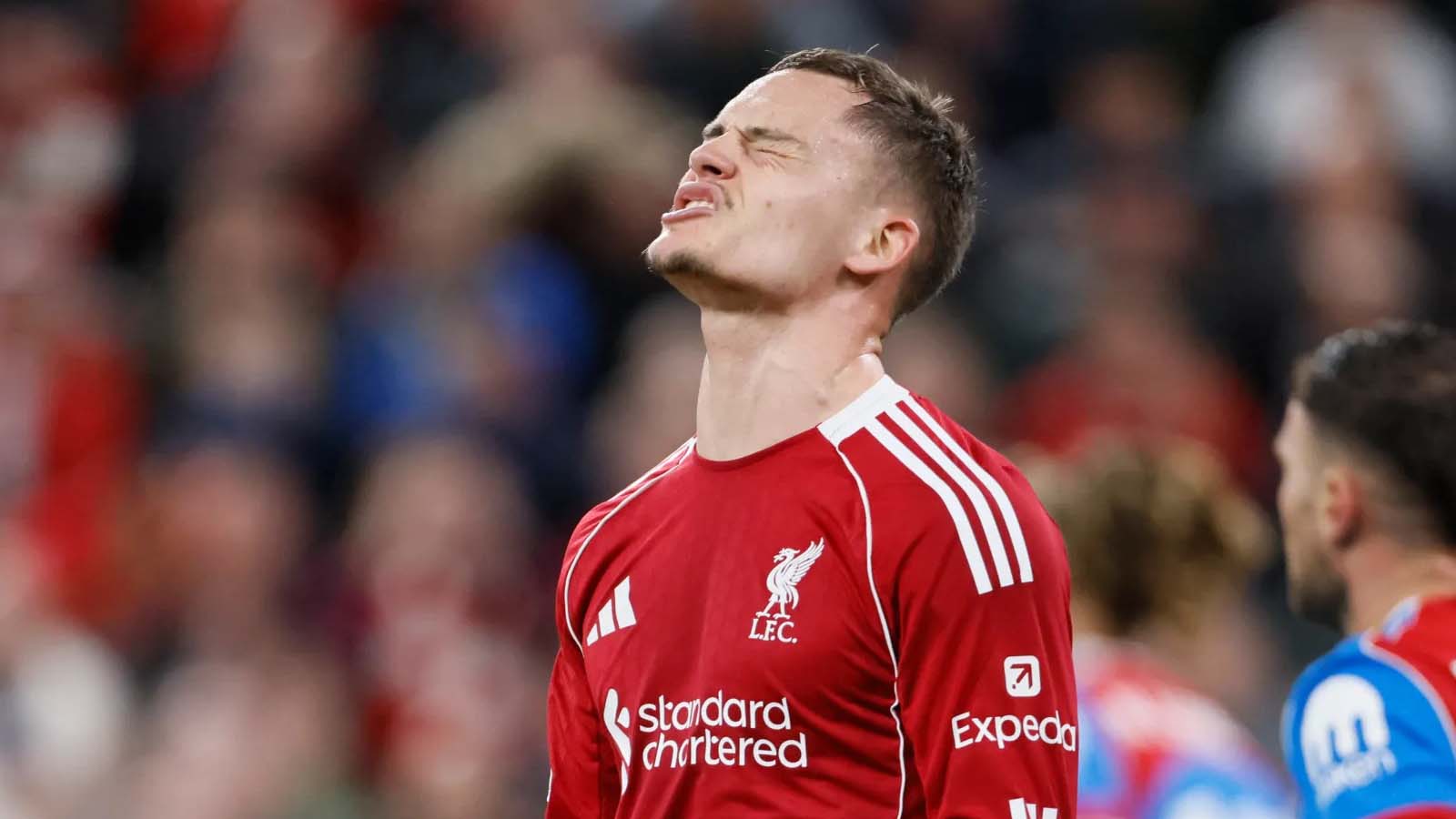 ริชาร์ด ฮิวจ์ส ผู้อำนวยการฝ่าย